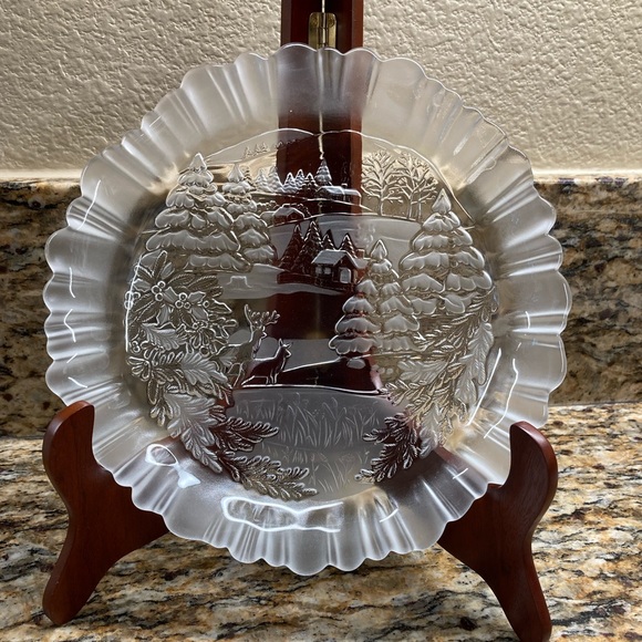 Winter Theme (Bon Bon) Dish By Mikasa - 9” Round - Picture 3 of 5